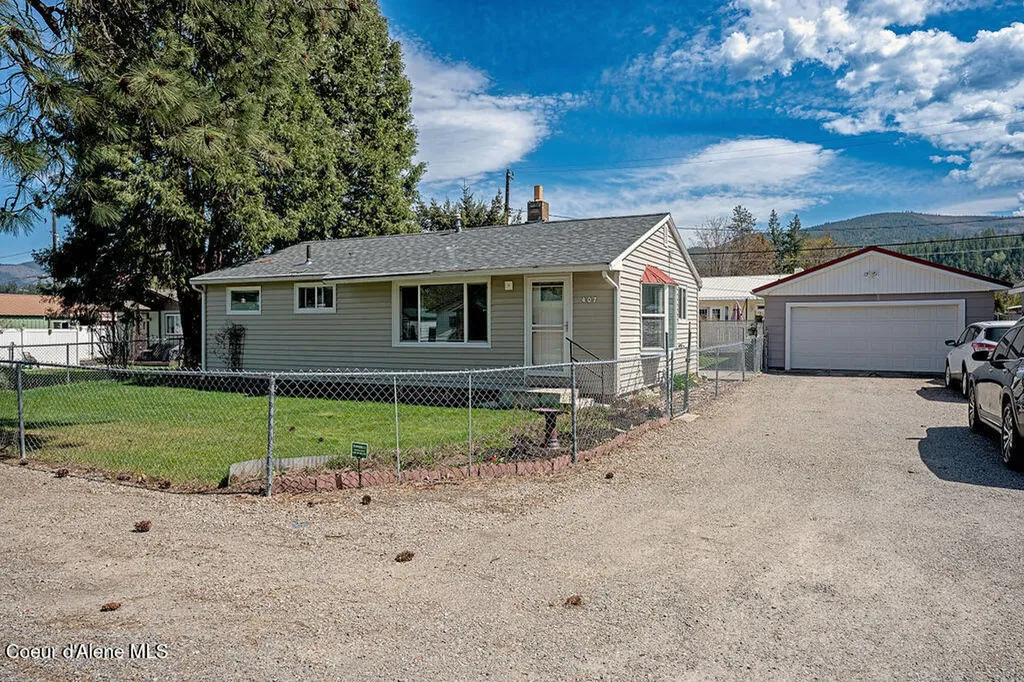 407 S 5th Street Pinehurst ID 83850