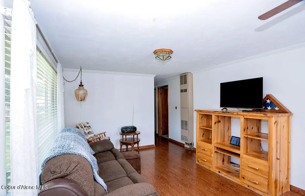 407 S 5th Street Pinehurst ID 83850