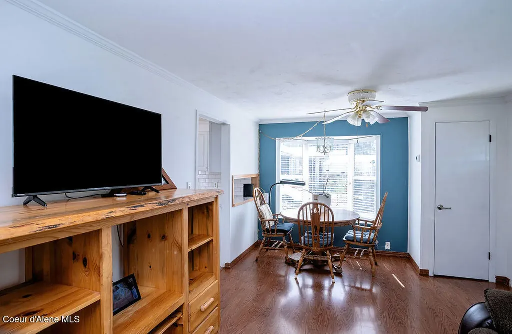 407 S 5th Street Pinehurst ID 83850