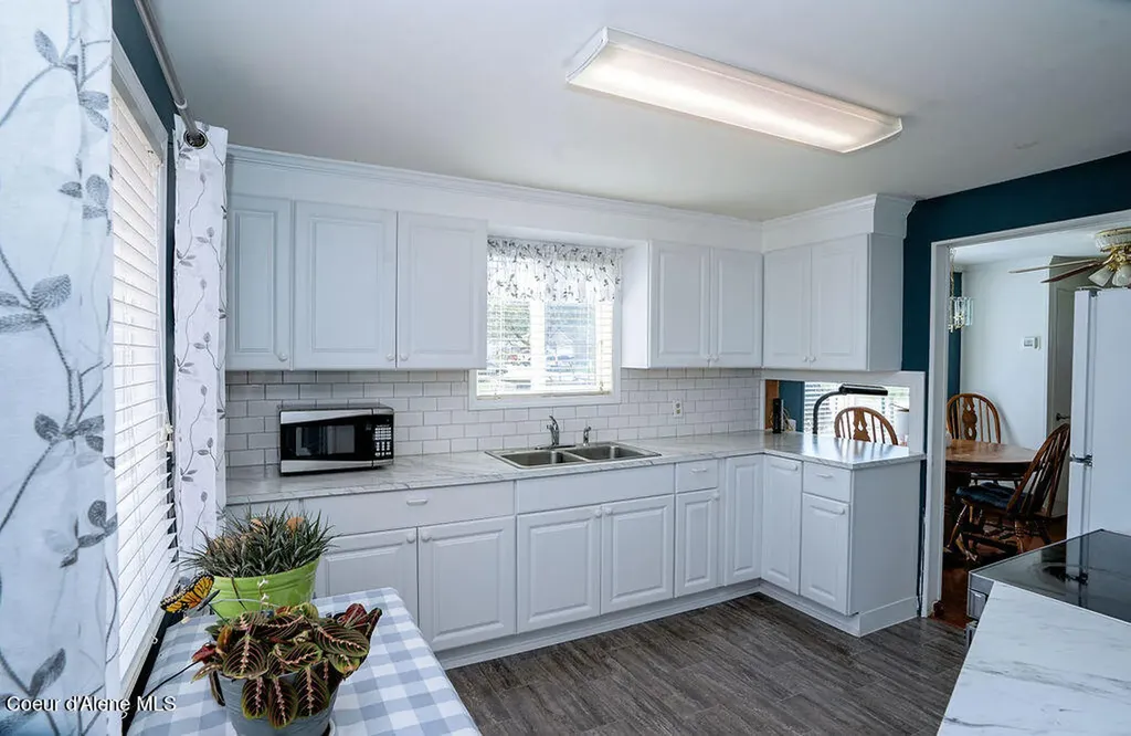 407 S 5th Street Pinehurst ID 83850