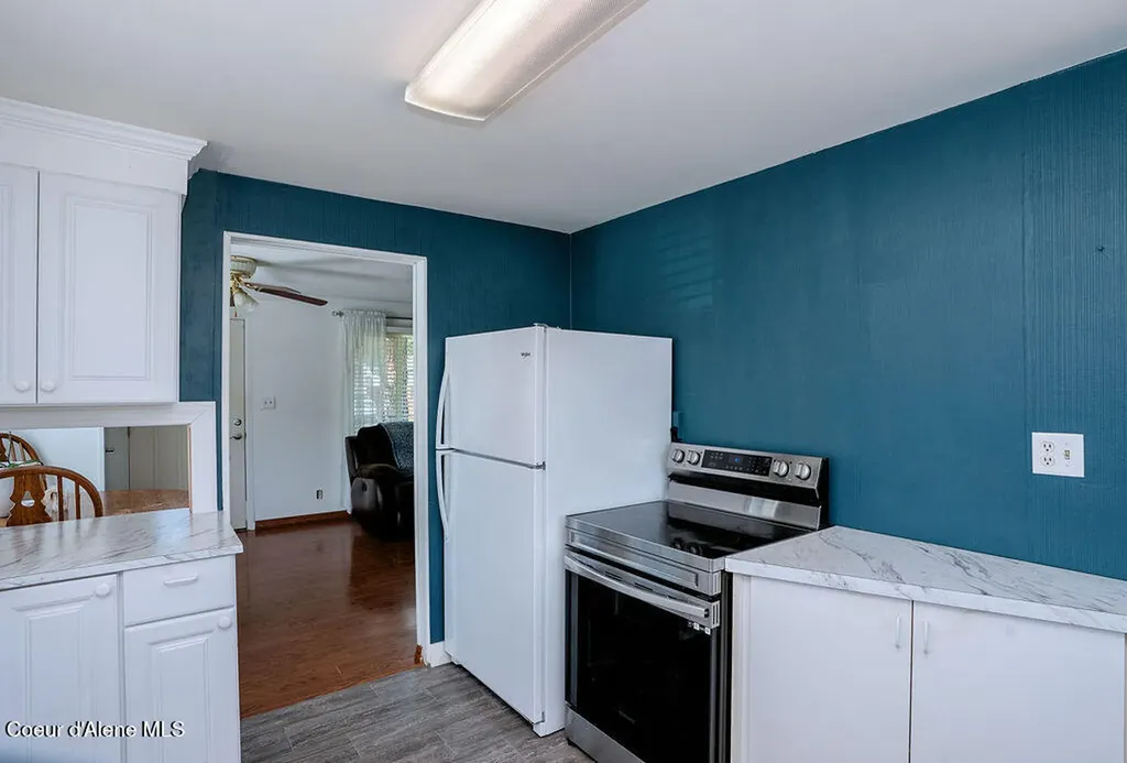 407 S 5th Street Pinehurst ID 83850