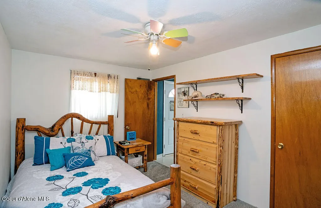 407 S 5th Street Pinehurst ID 83850