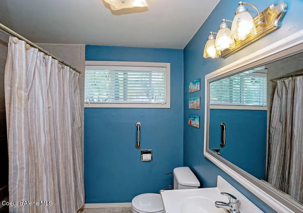 407 S 5th Street Pinehurst ID 83850