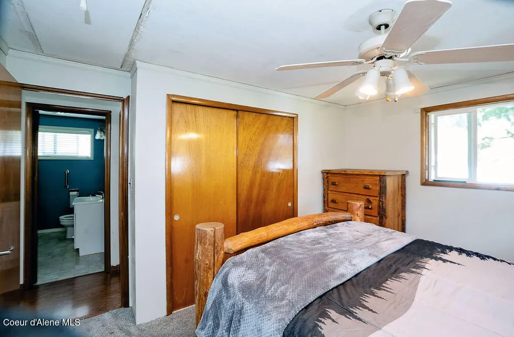 407 S 5th Street Pinehurst ID 83850