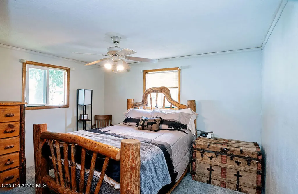 407 S 5th Street Pinehurst ID 83850