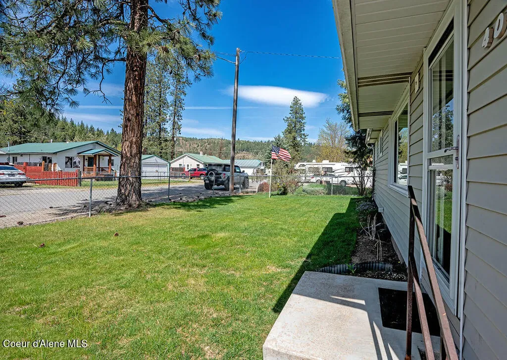 407 S 5th Street Pinehurst ID 83850
