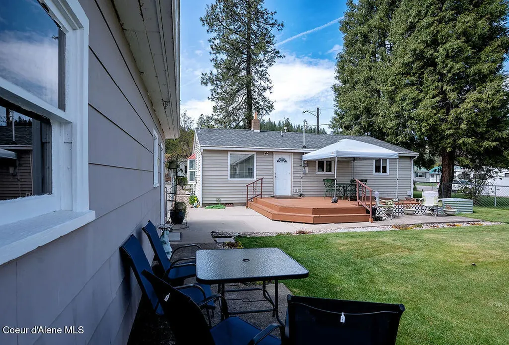 407 S 5th Street Pinehurst ID 83850