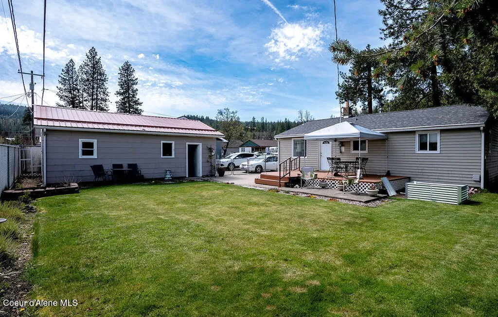 407 S 5th Street Pinehurst ID 83850