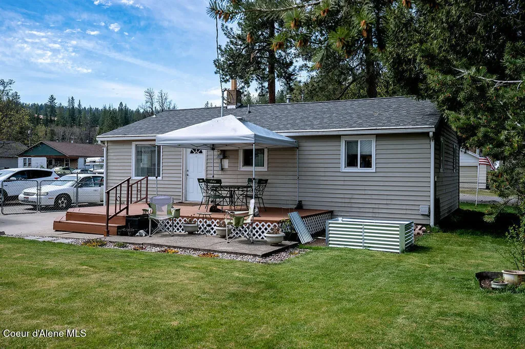 407 S 5th Street Pinehurst ID 83850