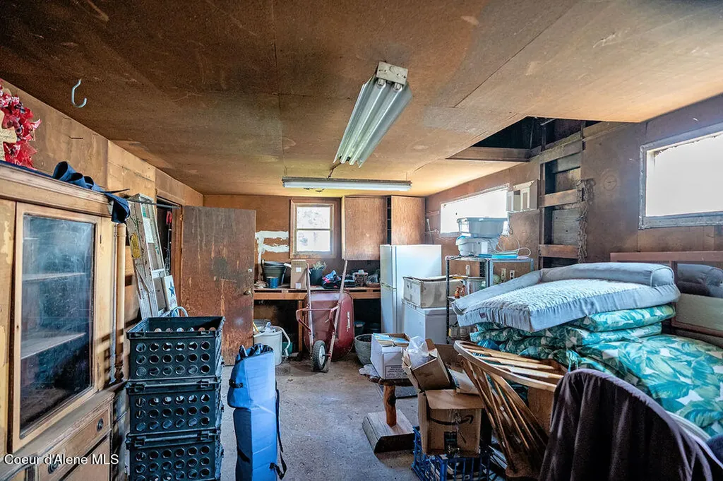 407 S 5th Street Pinehurst ID 83850