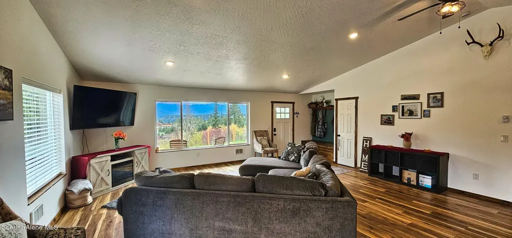 43 Connie Place Moyie Springs ID 83845