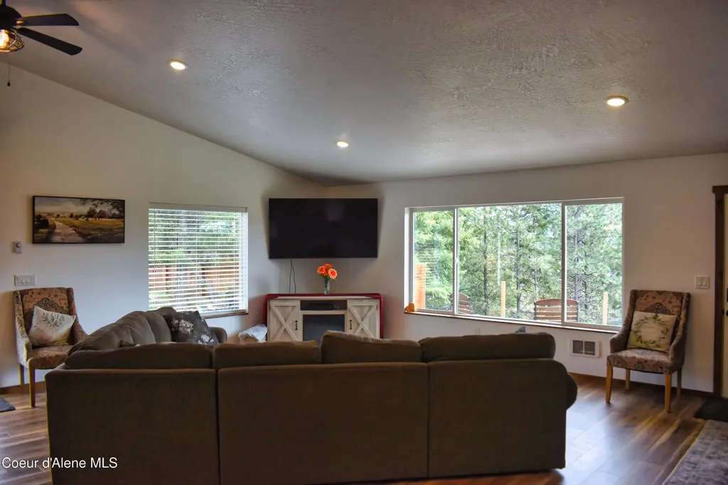43 Connie Place Moyie Springs ID 83845