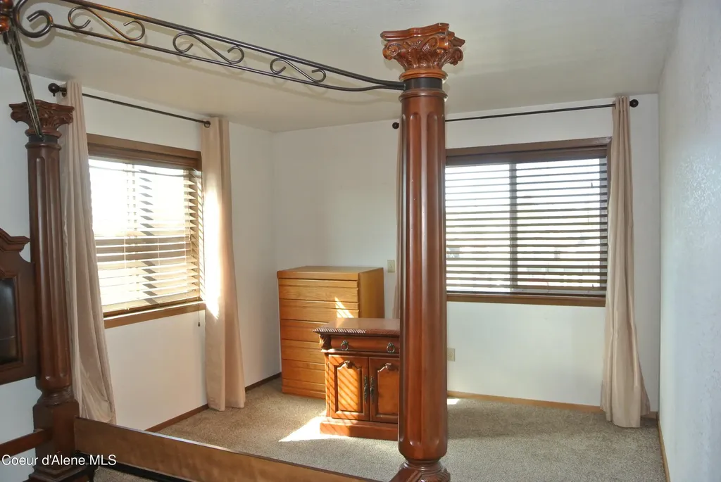 108 E Hanley Avenue Dalton Gardens ID 83815