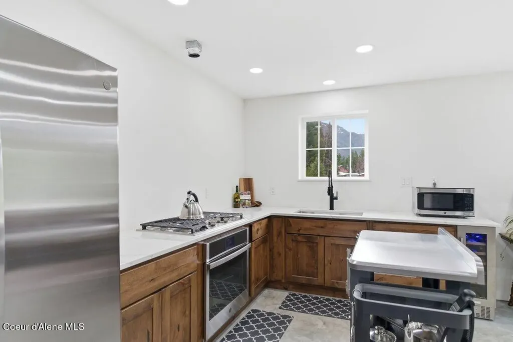 92 Bluebird Lane Clark Fork ID 83811