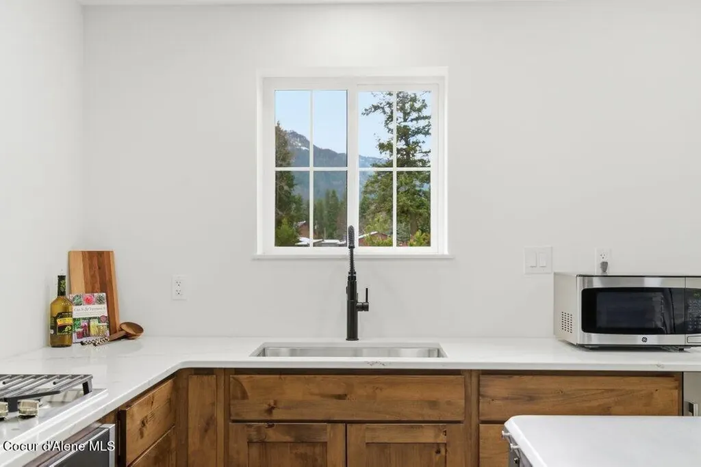 92 Bluebird Lane Clark Fork ID 83811