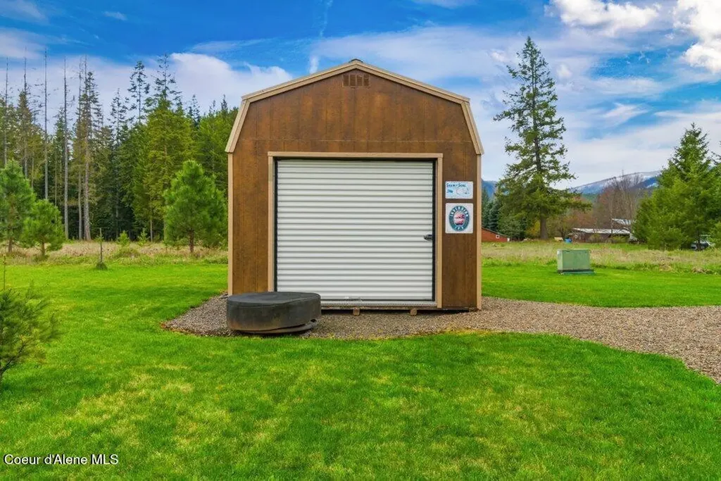 92 Bluebird Lane Clark Fork ID 83811