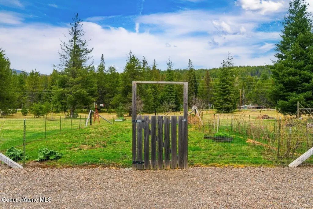92 Bluebird Lane Clark Fork ID 83811