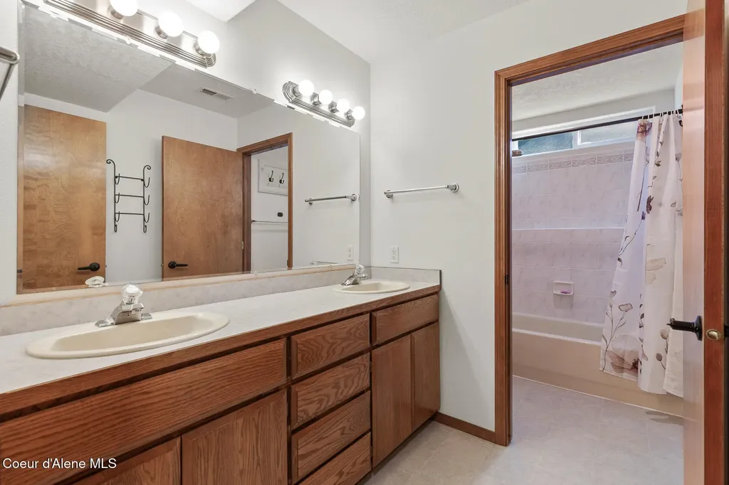 7082 E Poleline Avenue Post Falls ID 83854