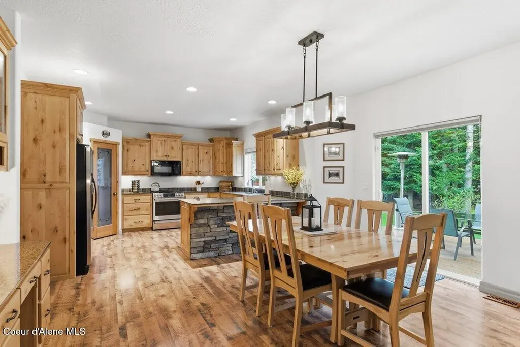 12377 N Bradbury Drive Hayden ID 83835