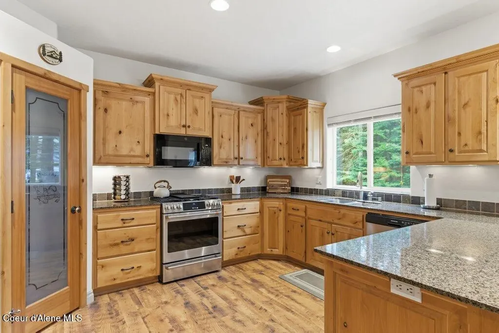 12377 N Bradbury Drive Hayden ID 83835