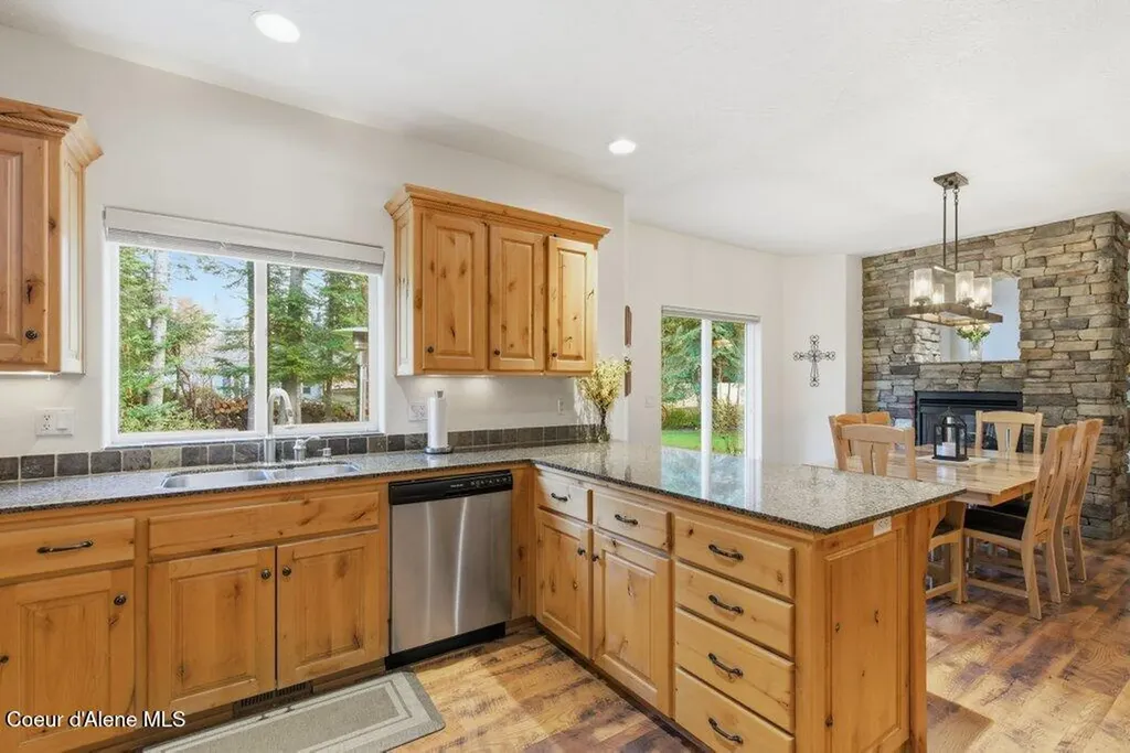 12377 N Bradbury Drive Hayden ID 83835
