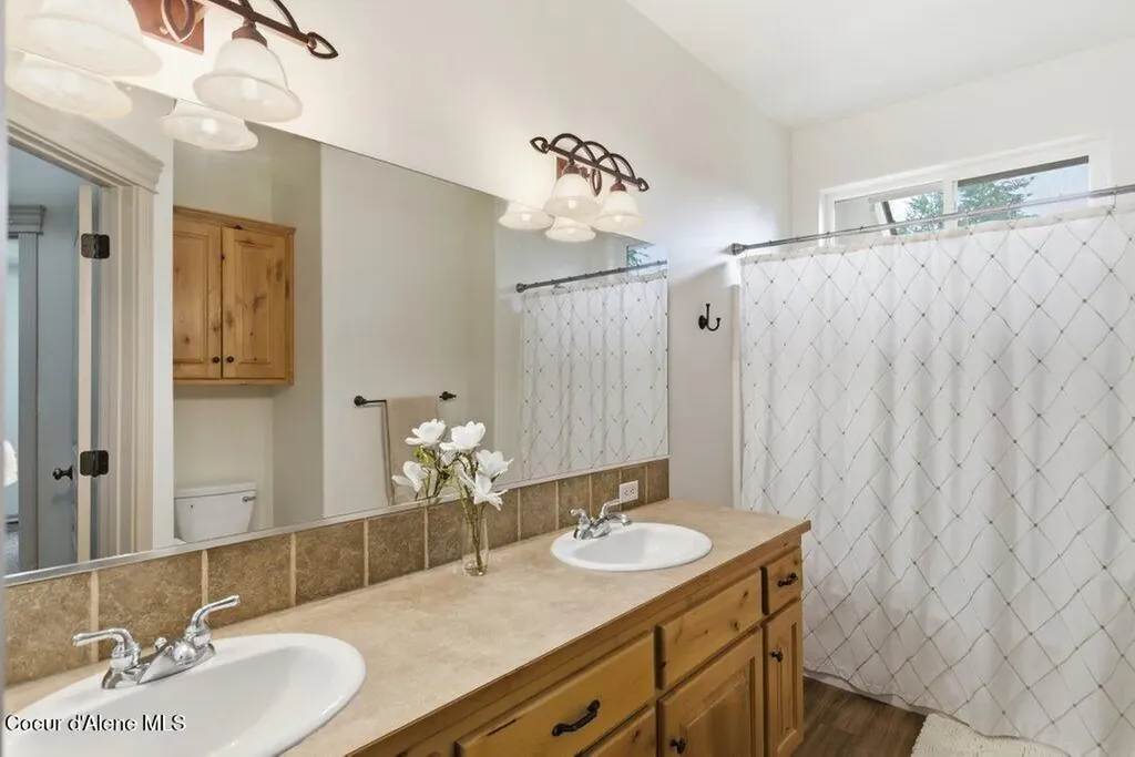 12377 N Bradbury Drive Hayden ID 83835