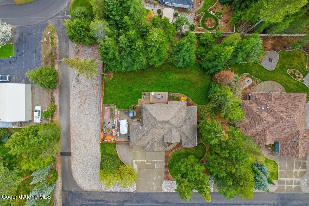 12377 N Bradbury Drive Hayden ID 83835