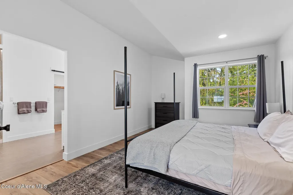 5368 E Dodd Road Hayden ID 83835