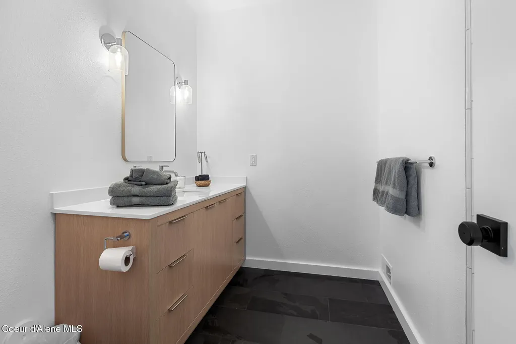 5368 E Dodd Road Hayden ID 83835