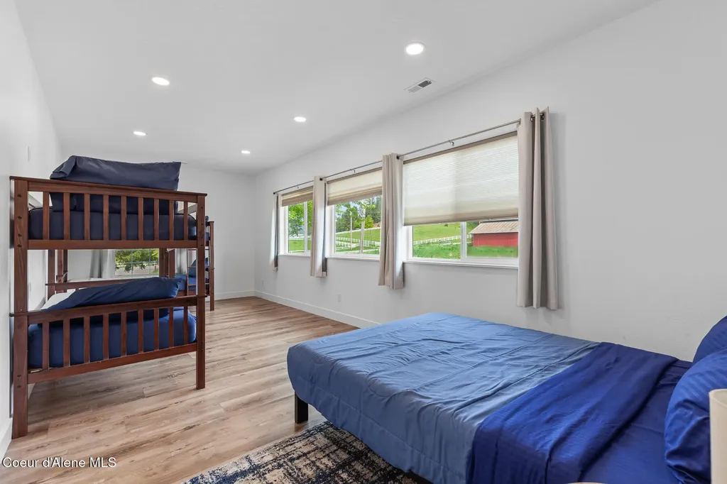 5368 E Dodd Road Hayden ID 83835