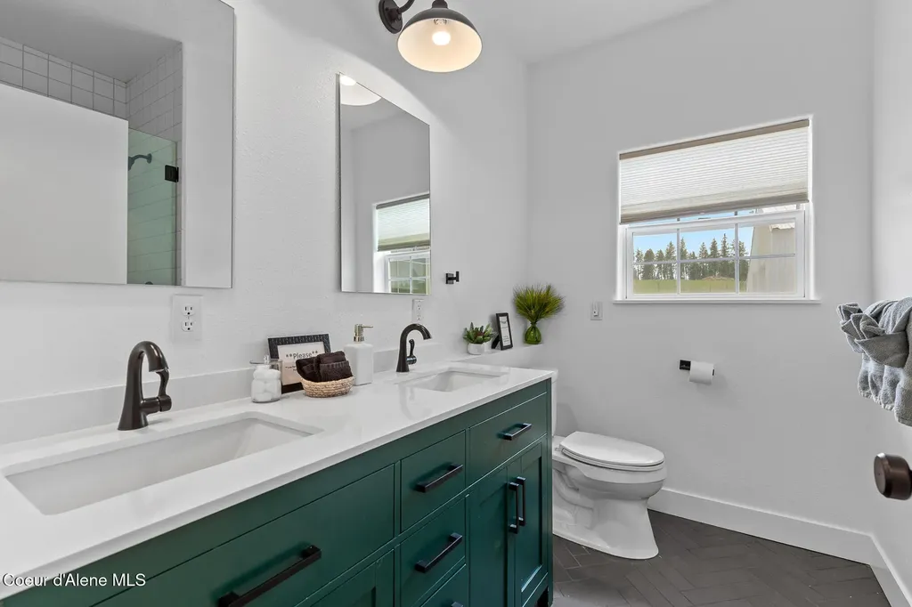 5368 E Dodd Road Hayden ID 83835