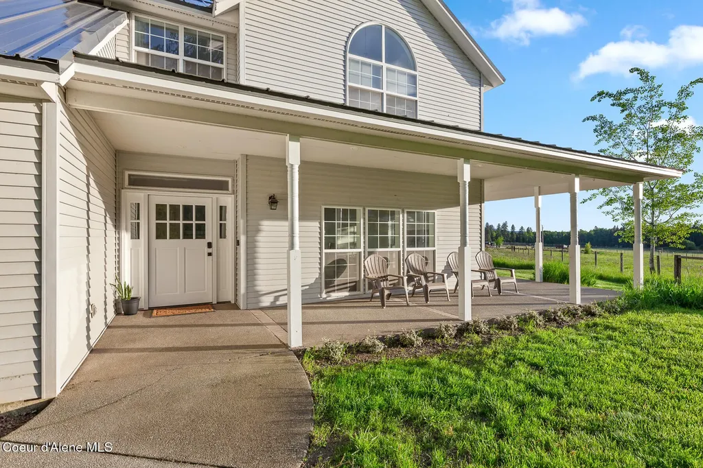 5368 E Dodd Road Hayden ID 83835