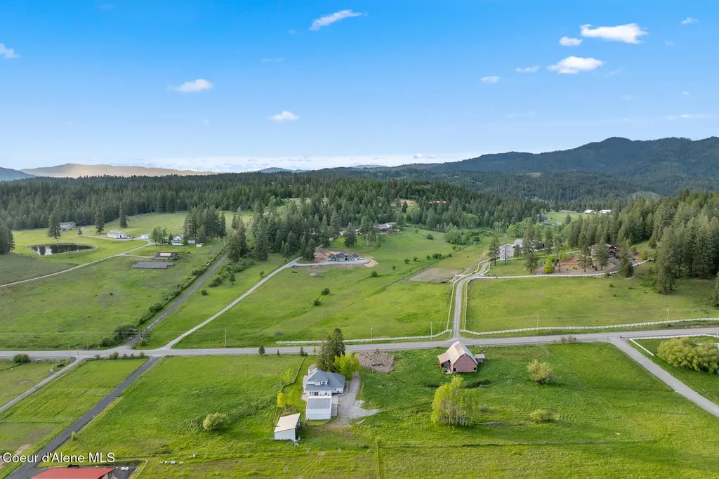 5368 E Dodd Road Hayden ID 83835
