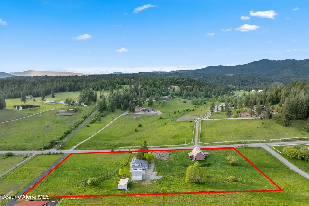 5368 E Dodd Road Hayden ID 83835