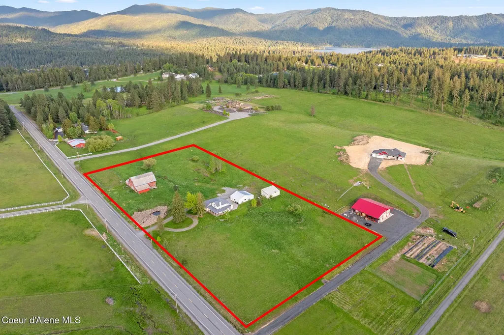 5368 E Dodd Road Hayden ID 83835