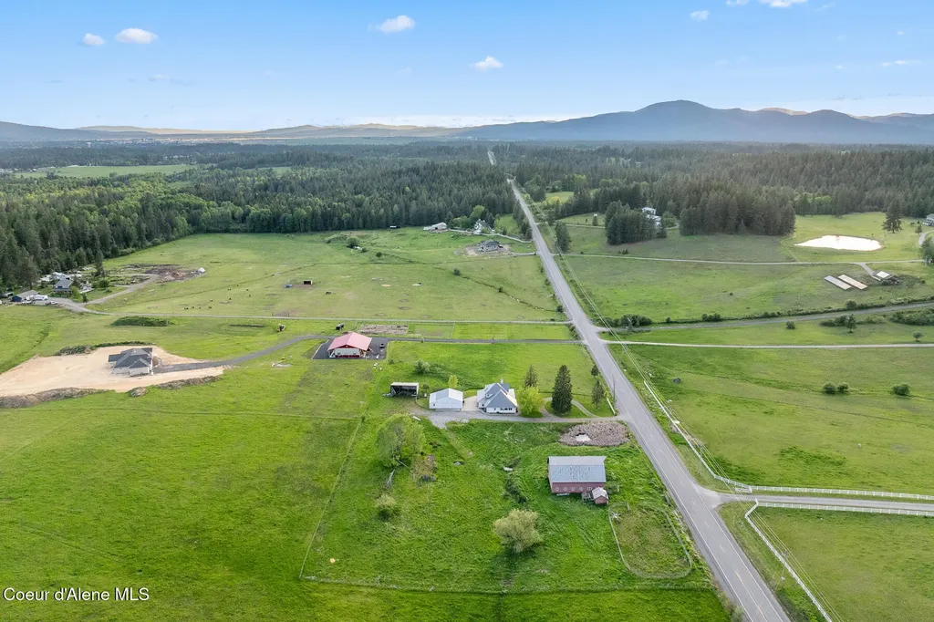 5368 E Dodd Road Hayden ID 83835