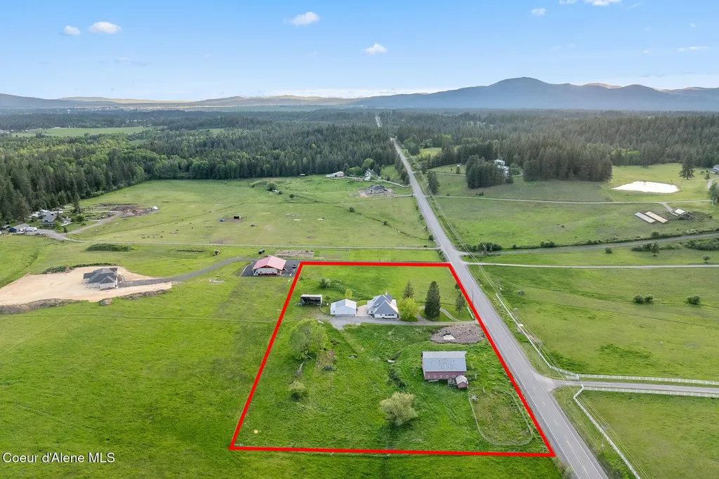 5368 E Dodd Road Hayden ID 83835
