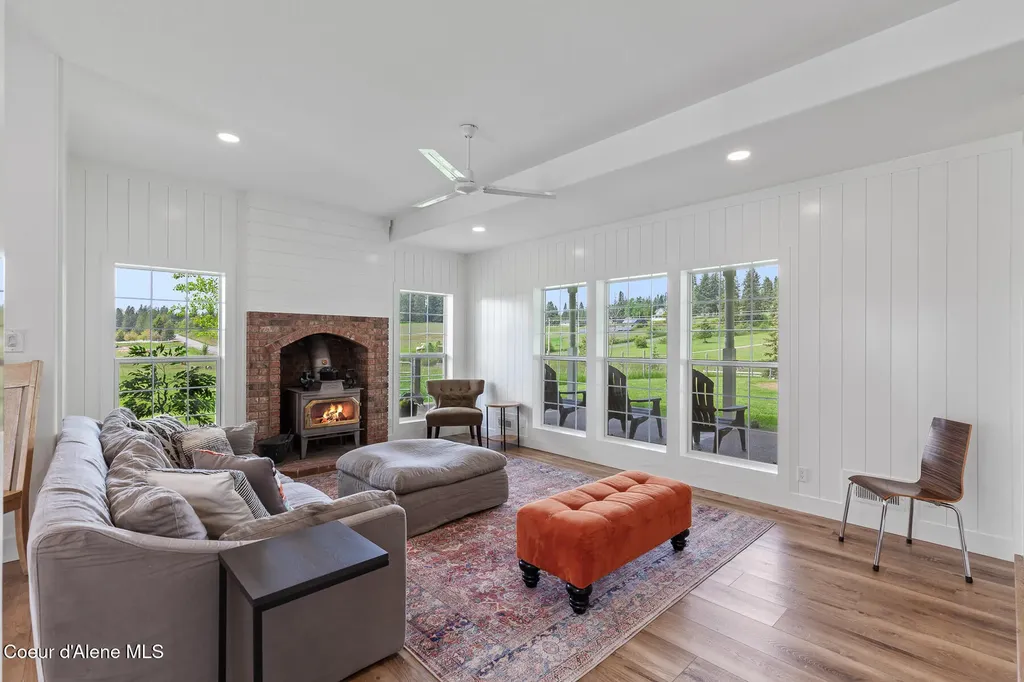 5368 E Dodd Road Hayden ID 83835
