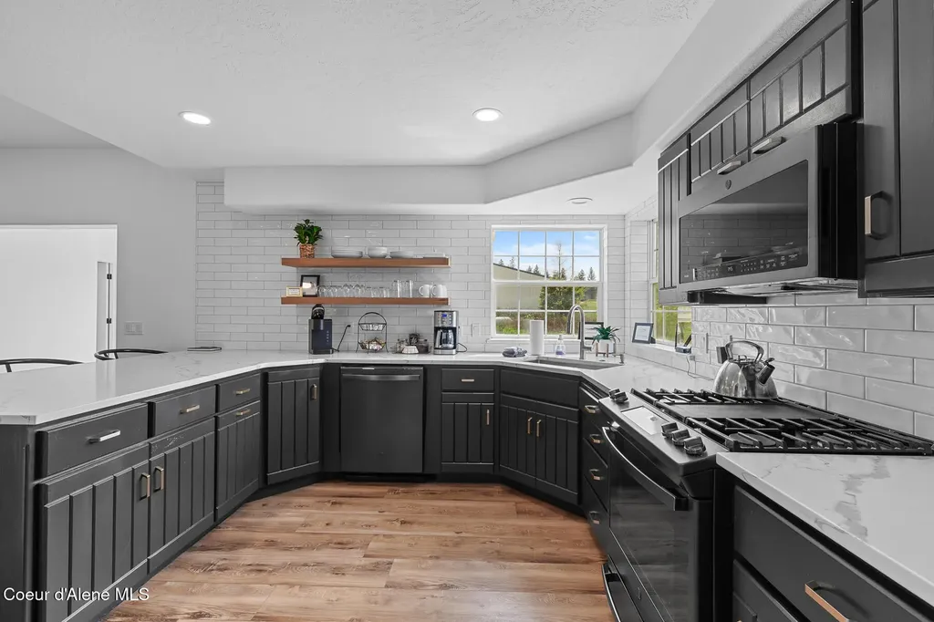 5368 E Dodd Road Hayden ID 83835
