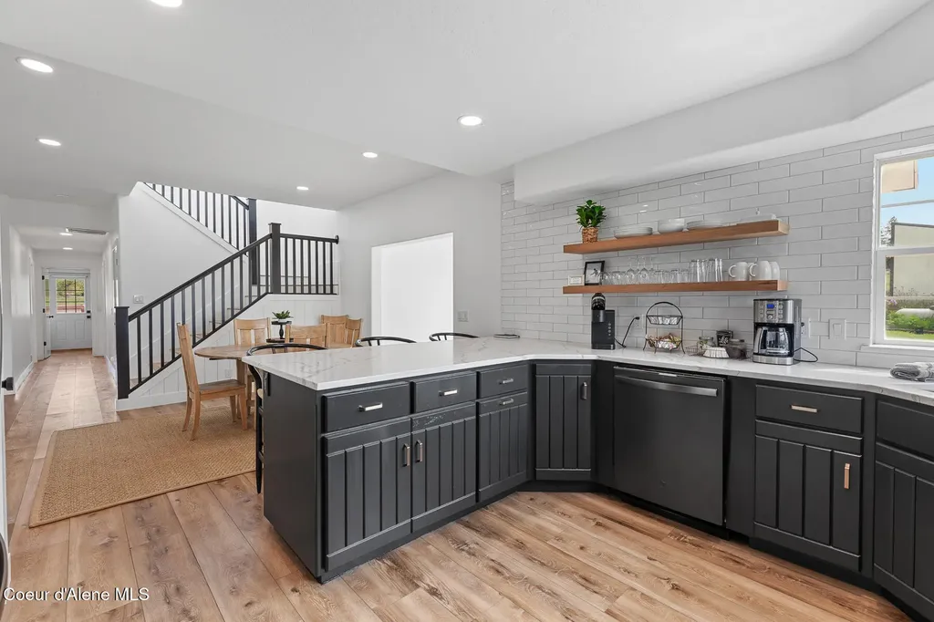 5368 E Dodd Road Hayden ID 83835