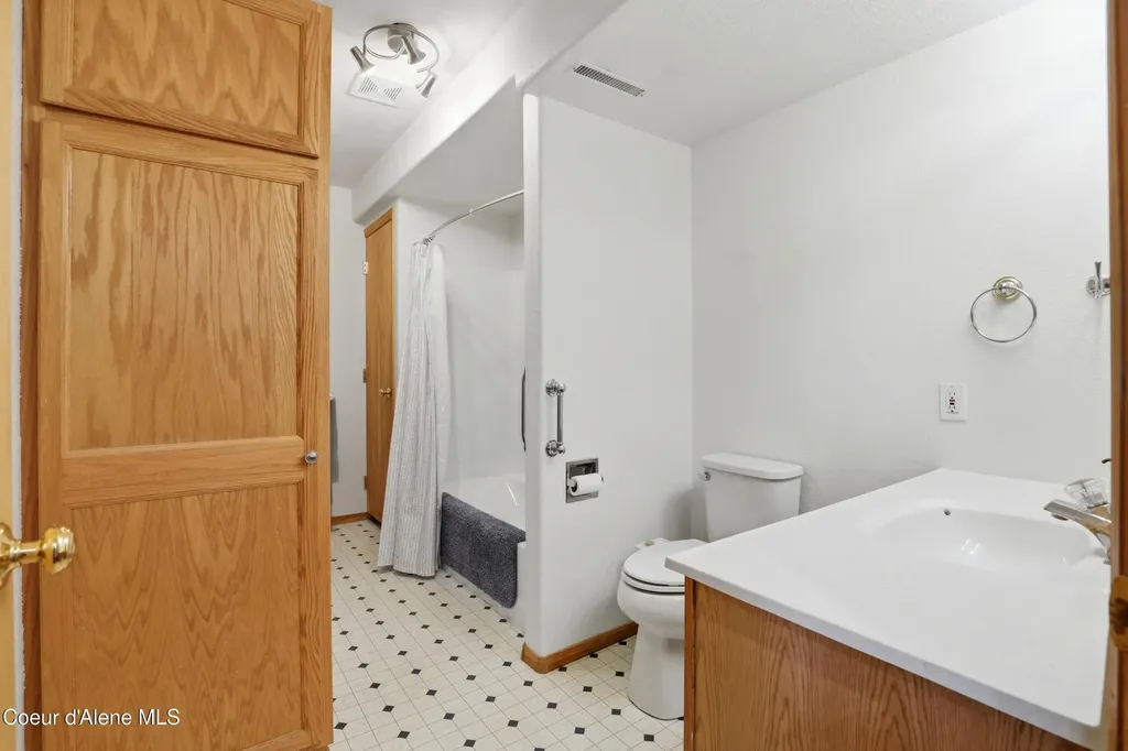 2037 N Westwind Drive Post Falls ID 83854