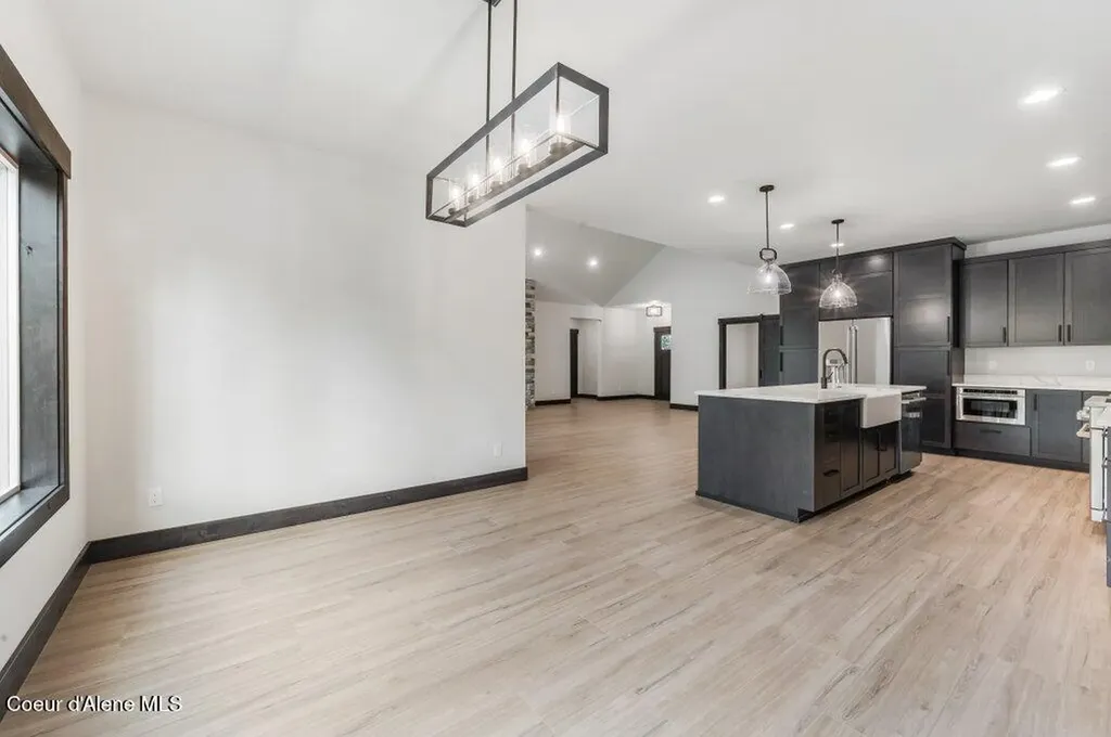 25787 N Dickens Road Athol ID 83801