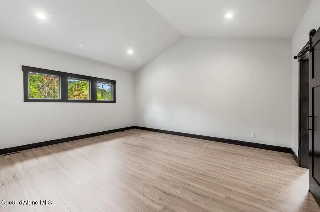 25787 N Dickens Road Athol ID 83801