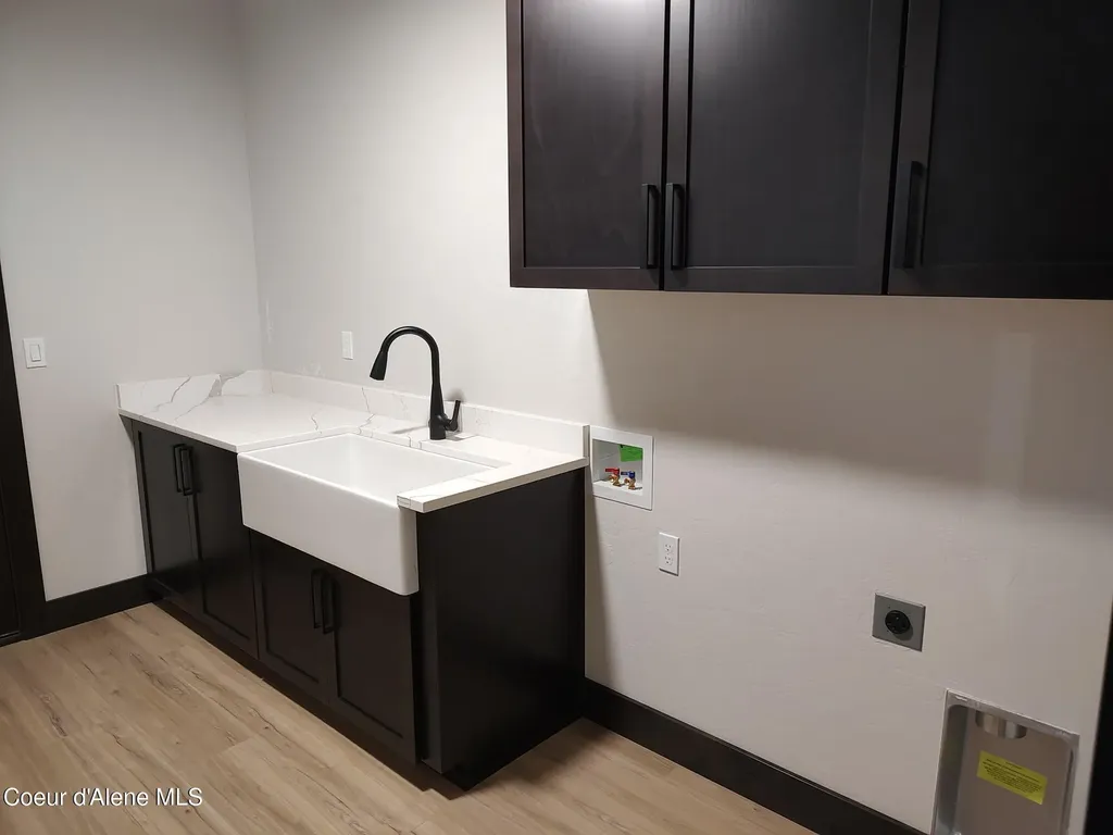 25787 N Dickens Road Athol ID 83801