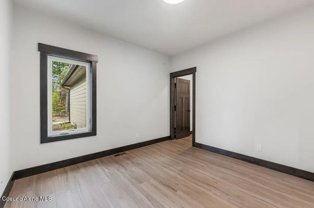 25787 N Dickens Road Athol ID 83801