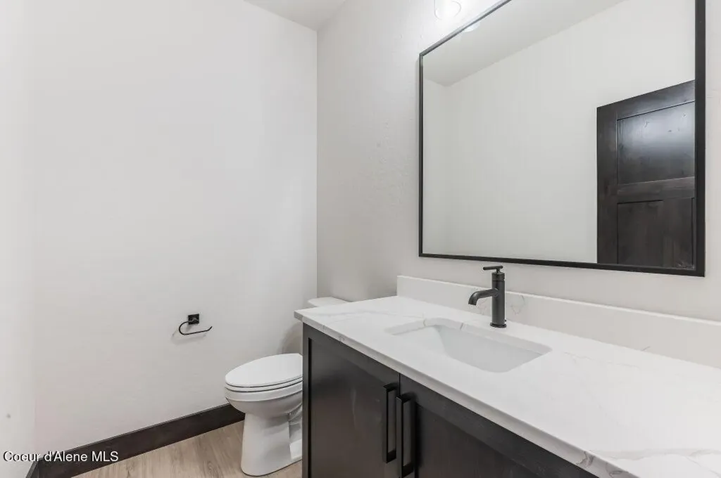 25787 N Dickens Road Athol ID 83801