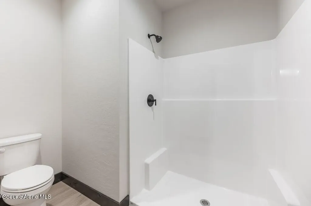 25787 N Dickens Road Athol ID 83801