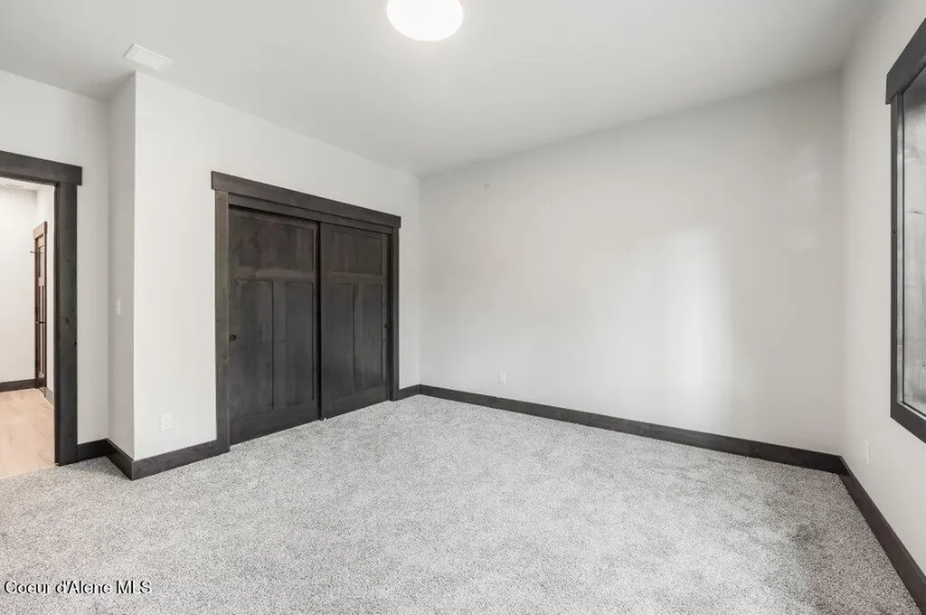 25787 N Dickens Road Athol ID 83801