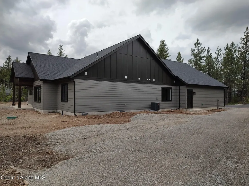 25787 N Dickens Road Athol ID 83801