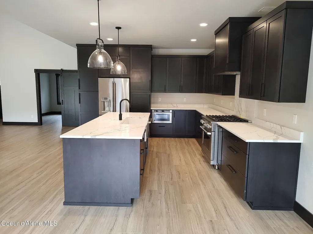25787 N Dickens Road Athol ID 83801